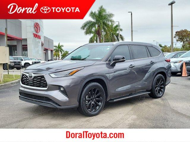 used 2022 Toyota Highlander car, priced at $34,530