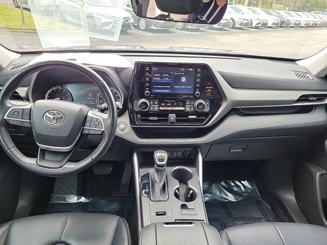 used 2022 Toyota Highlander car, priced at $34,530