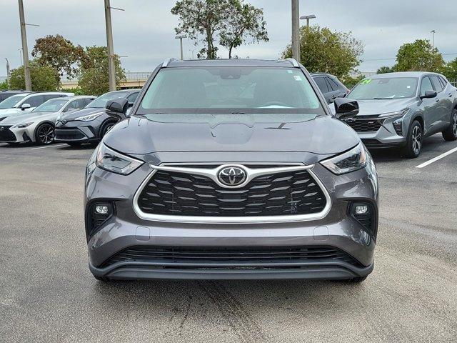 used 2022 Toyota Highlander car, priced at $34,530