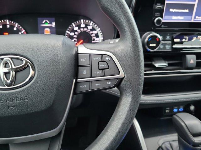 used 2022 Toyota Highlander car, priced at $26,218