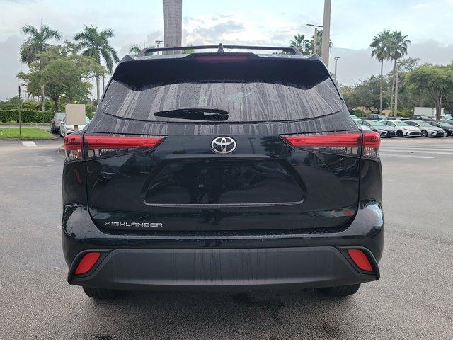 used 2022 Toyota Highlander car, priced at $26,218
