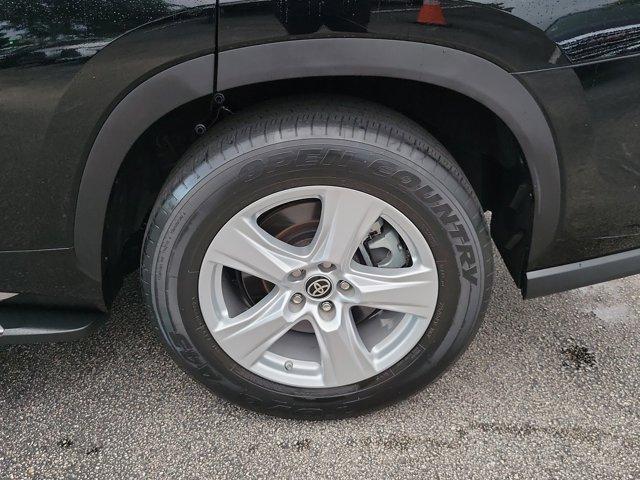 used 2022 Toyota Highlander car, priced at $26,218