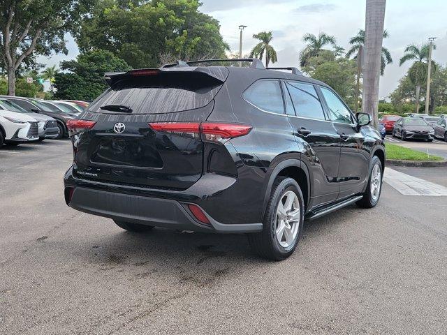 used 2022 Toyota Highlander car, priced at $26,218