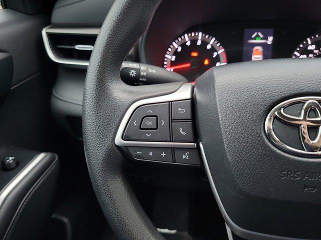 used 2022 Toyota Highlander car, priced at $26,218