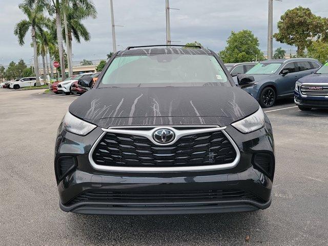 used 2022 Toyota Highlander car, priced at $26,218