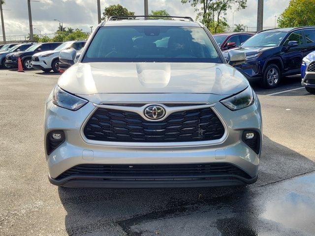 used 2022 Toyota Highlander car, priced at $29,797