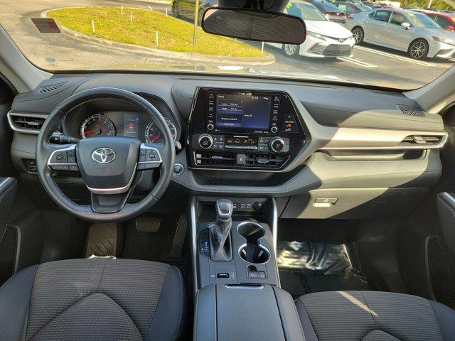 used 2022 Toyota Highlander car, priced at $29,797