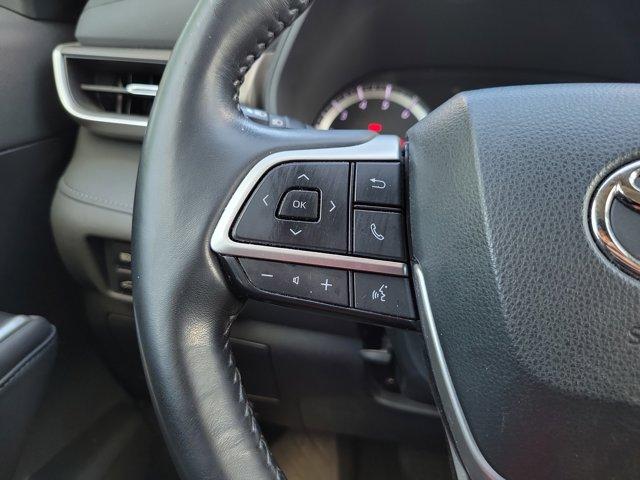 used 2022 Toyota Highlander car, priced at $29,797