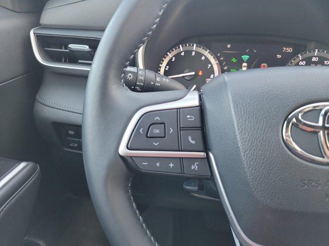 used 2022 Toyota Highlander car, priced at $37,200