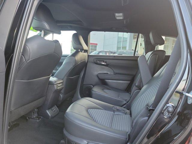 used 2022 Toyota Highlander car, priced at $37,200