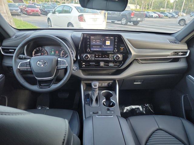 used 2022 Toyota Highlander car, priced at $37,200