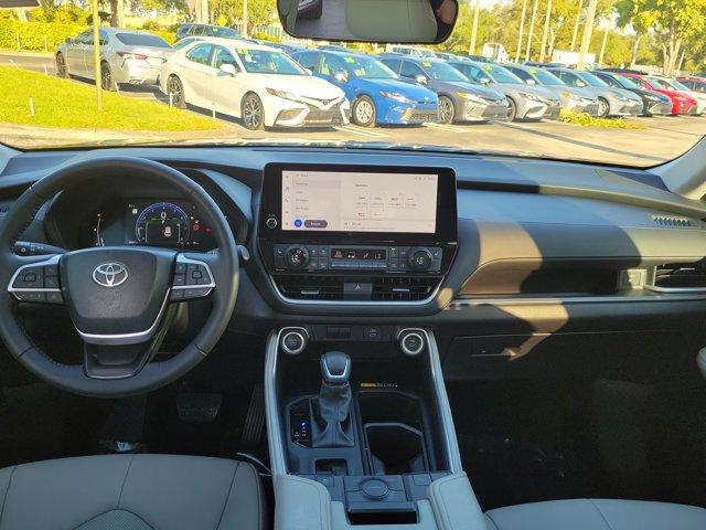 used 2025 Toyota Grand Highlander car, priced at $45,600