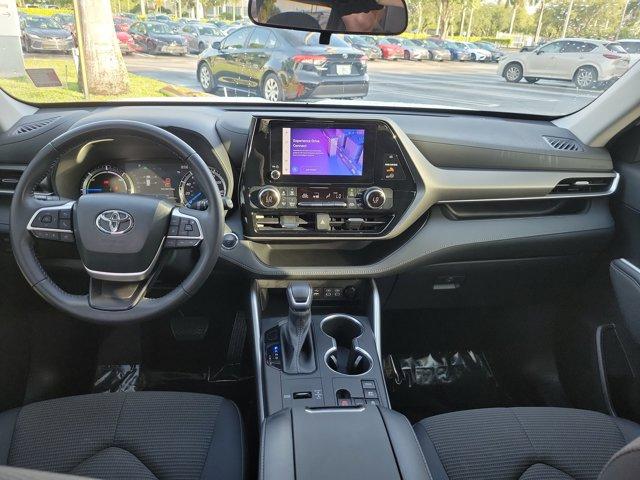 used 2023 Toyota Highlander car, priced at $38,500
