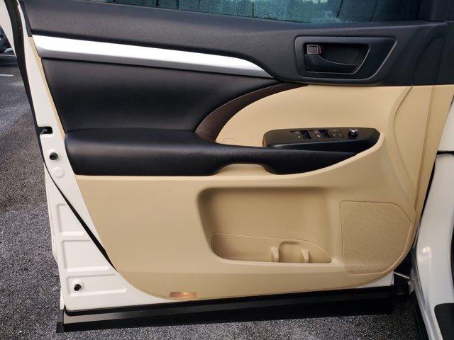 used 2019 Toyota Highlander car, priced at $20,732