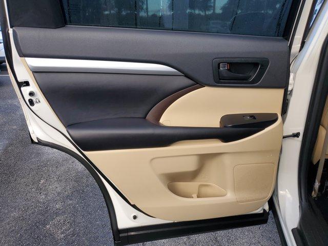 used 2019 Toyota Highlander car, priced at $20,732