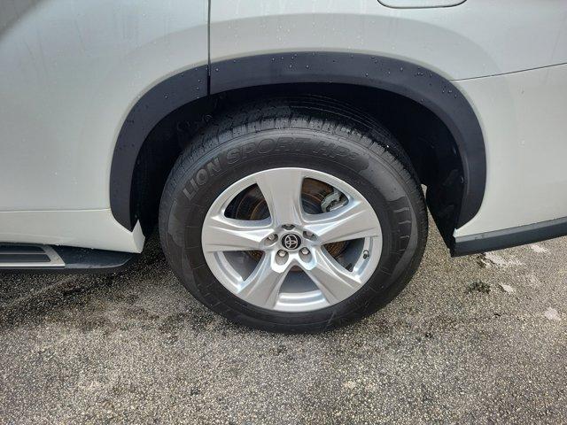 used 2023 Toyota Highlander car, priced at $28,859