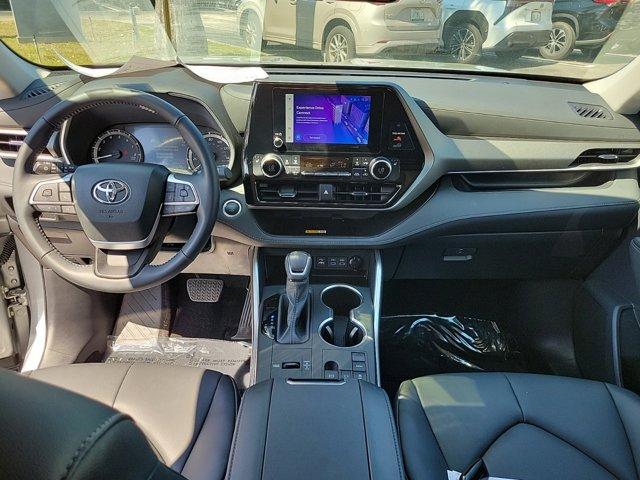 used 2024 Toyota Highlander car, priced at $43,990