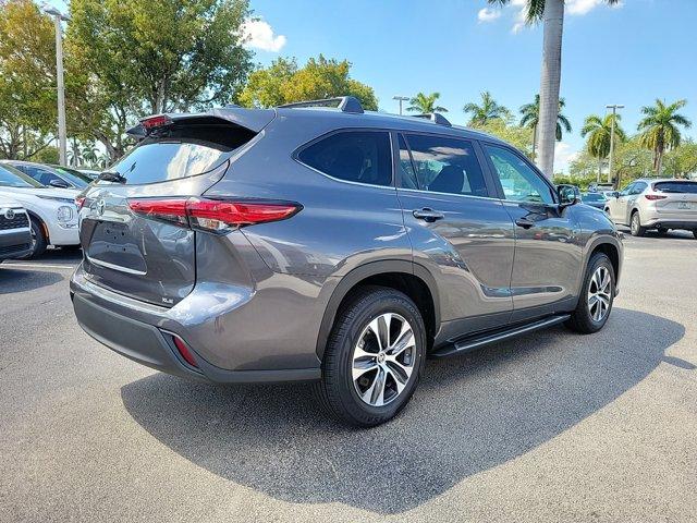 used 2023 Toyota Highlander car, priced at $36,888