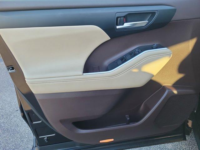 used 2021 Toyota Highlander car, priced at $28,631
