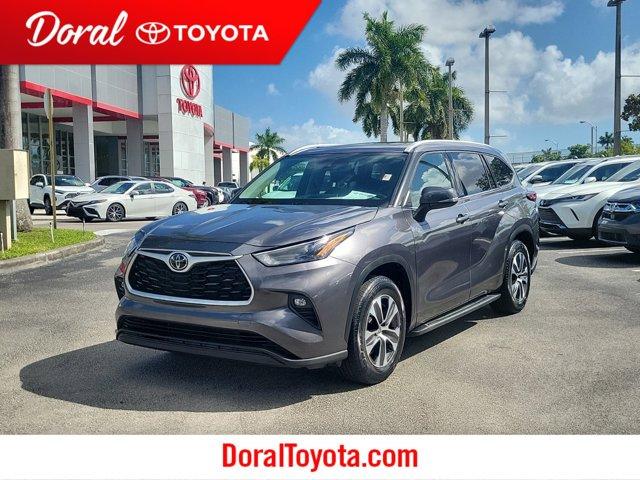 used 2022 Toyota Highlander car, priced at $35,800