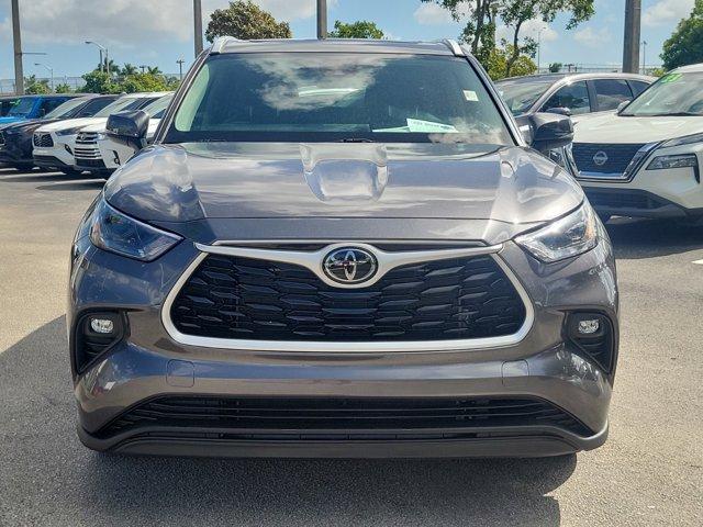 used 2022 Toyota Highlander car, priced at $35,800