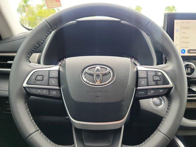 used 2023 Toyota Highlander car, priced at $34,168