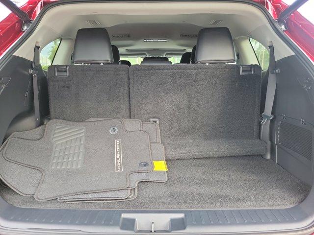 used 2023 Toyota Highlander car, priced at $34,168