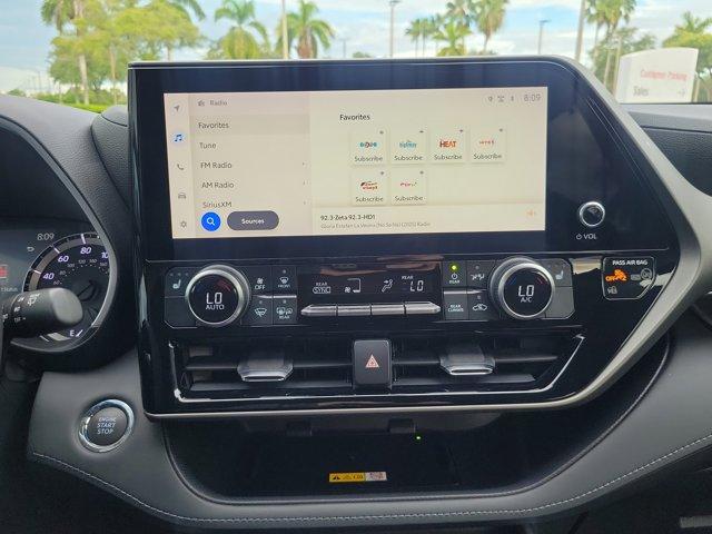 used 2023 Toyota Highlander car, priced at $34,168