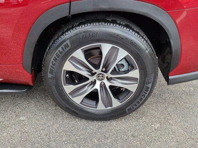 used 2023 Toyota Highlander car, priced at $34,168