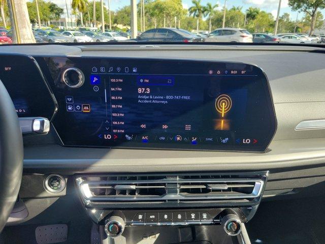 used 2024 Chevrolet Traverse car, priced at $36,319