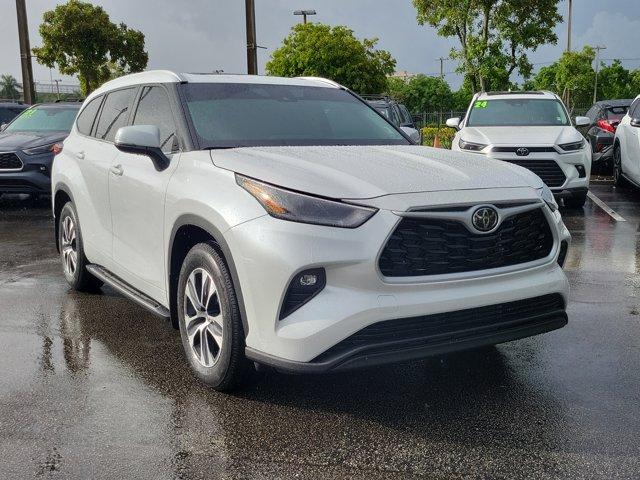used 2025 Toyota Highlander car, priced at $42,990
