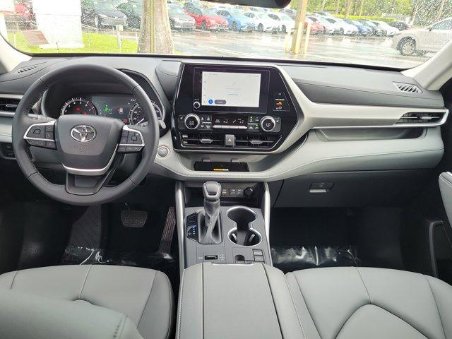 used 2025 Toyota Highlander car, priced at $42,990