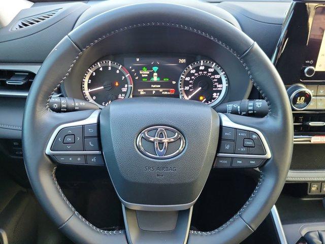 used 2024 Toyota Highlander car, priced at $43,990