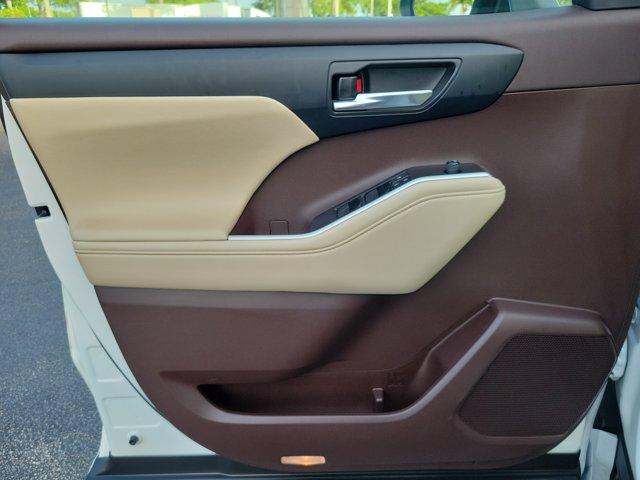 used 2022 Toyota Highlander car, priced at $35,815