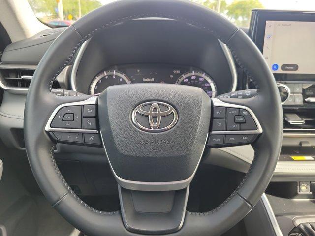 used 2023 Toyota Highlander car, priced at $37,844