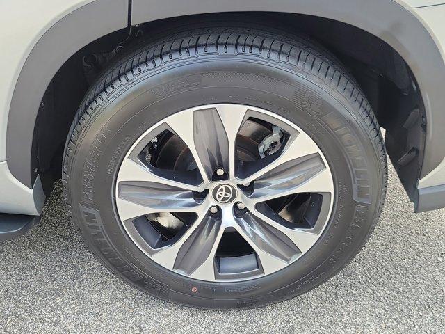 used 2023 Toyota Highlander car, priced at $37,844