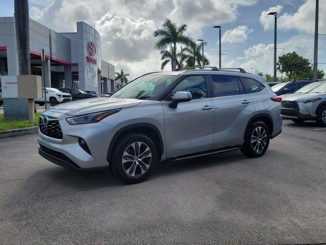 used 2023 Toyota Highlander car, priced at $37,844