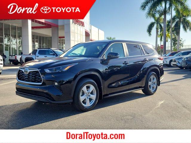 used 2025 Toyota Highlander car, priced at $39,263
