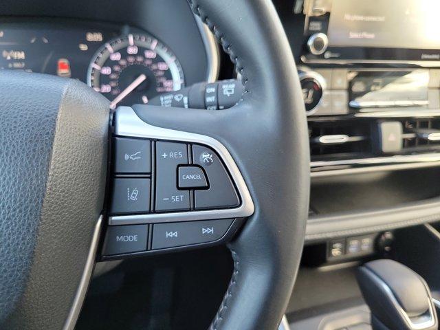 used 2022 Toyota Highlander car, priced at $36,600