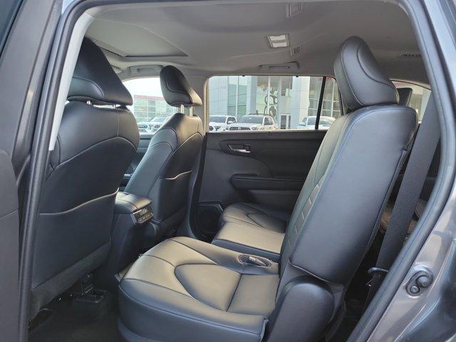 used 2022 Toyota Highlander car, priced at $36,600