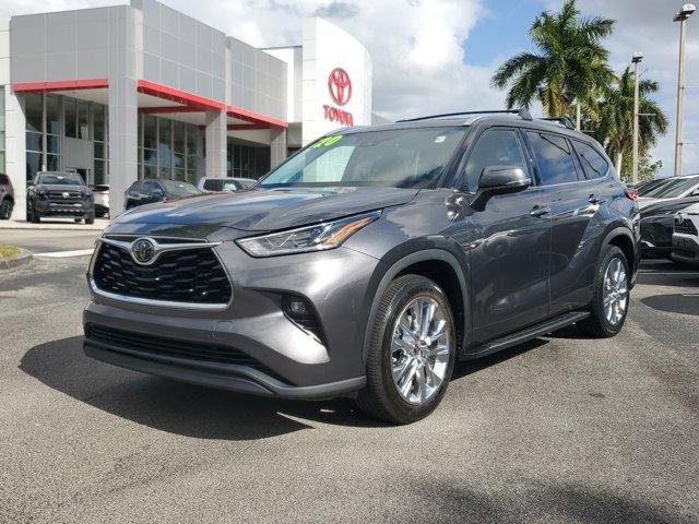 used 2020 Toyota Highlander car, priced at $29,755