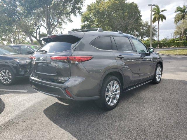 used 2020 Toyota Highlander car, priced at $29,755