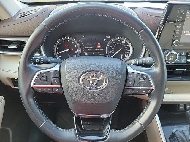 used 2021 Toyota Highlander car, priced at $30,488