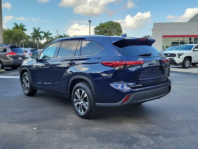 used 2021 Toyota Highlander car, priced at $30,488