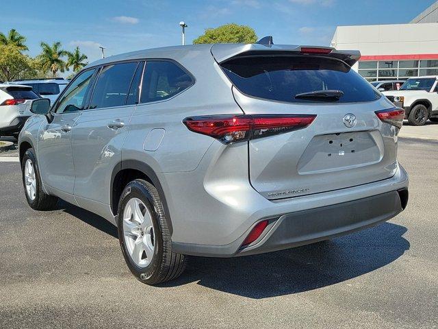 used 2022 Toyota Highlander car, priced at $30,648