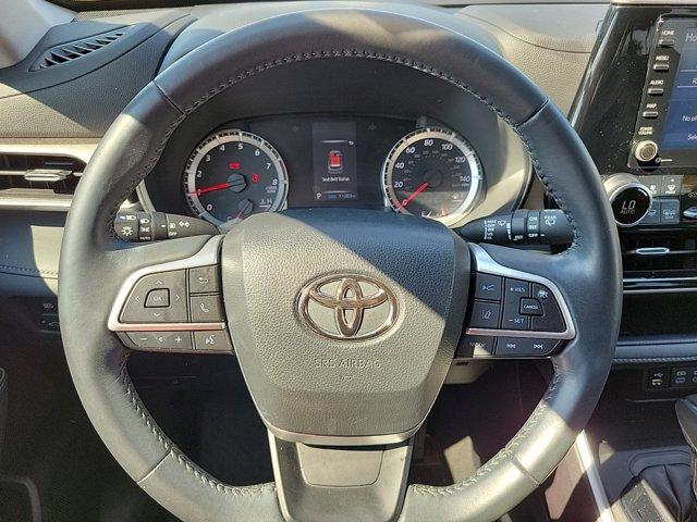 used 2022 Toyota Highlander car, priced at $30,648