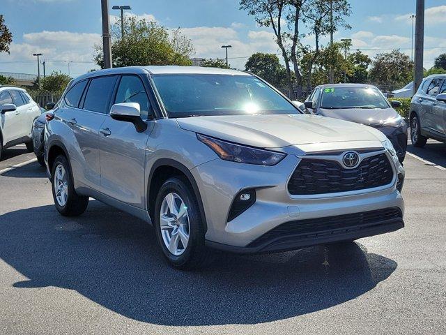 used 2022 Toyota Highlander car, priced at $30,648