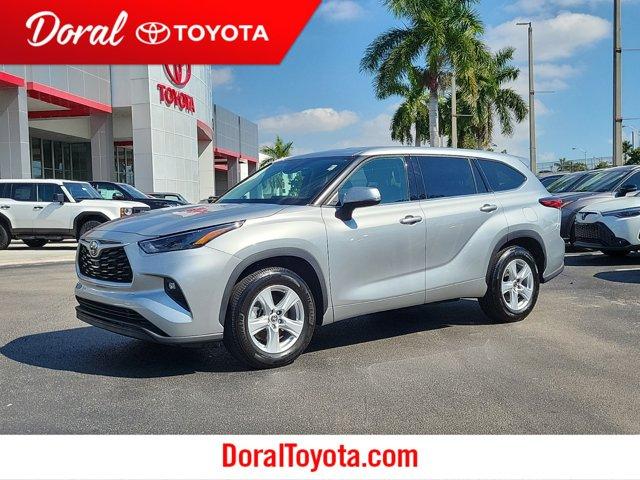 used 2022 Toyota Highlander car, priced at $30,648