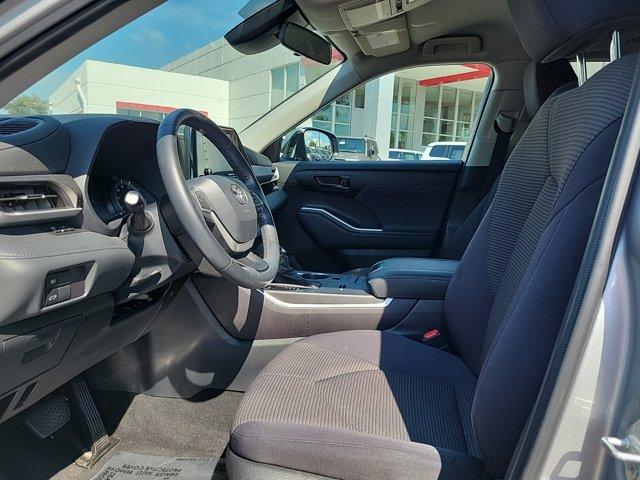 used 2022 Toyota Highlander car, priced at $30,648