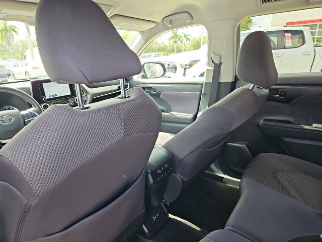used 2023 Toyota Highlander car, priced at $30,972